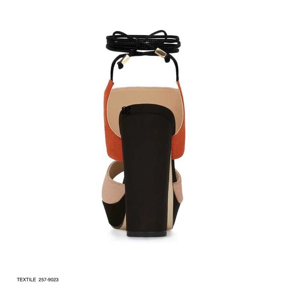 Sandals - Picture 3 of 4